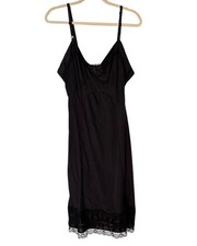 Vintage Velrose Full Slip Size 34 Black Chantilly Lace Nylon Lingerie 70s