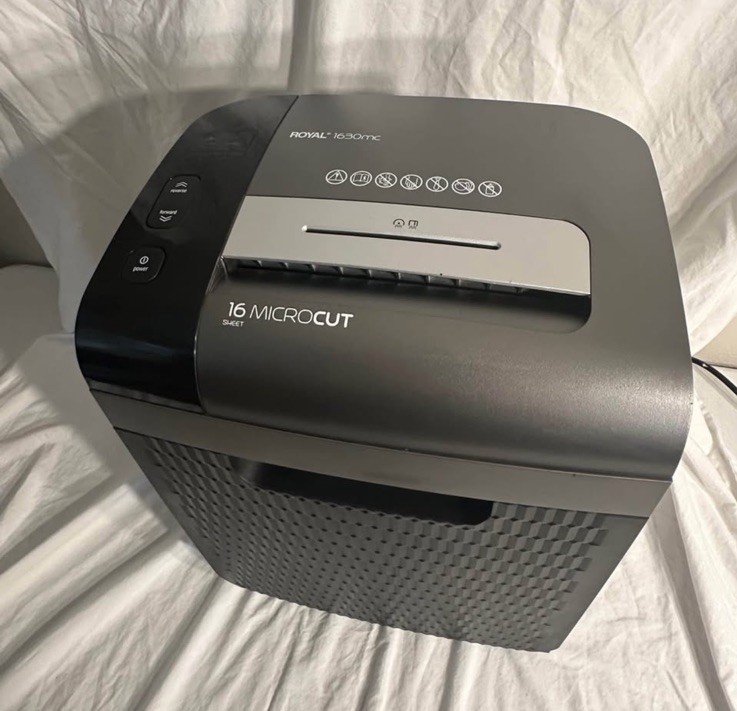 Royal Pro-Series Paper CD & Credit Card Microcut Shredder - 