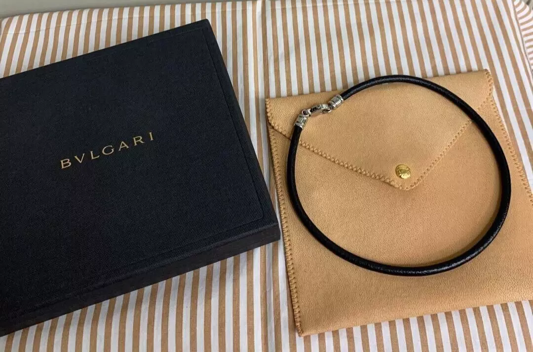 Women's Gift Set - card holder and bracelet | Bulgari