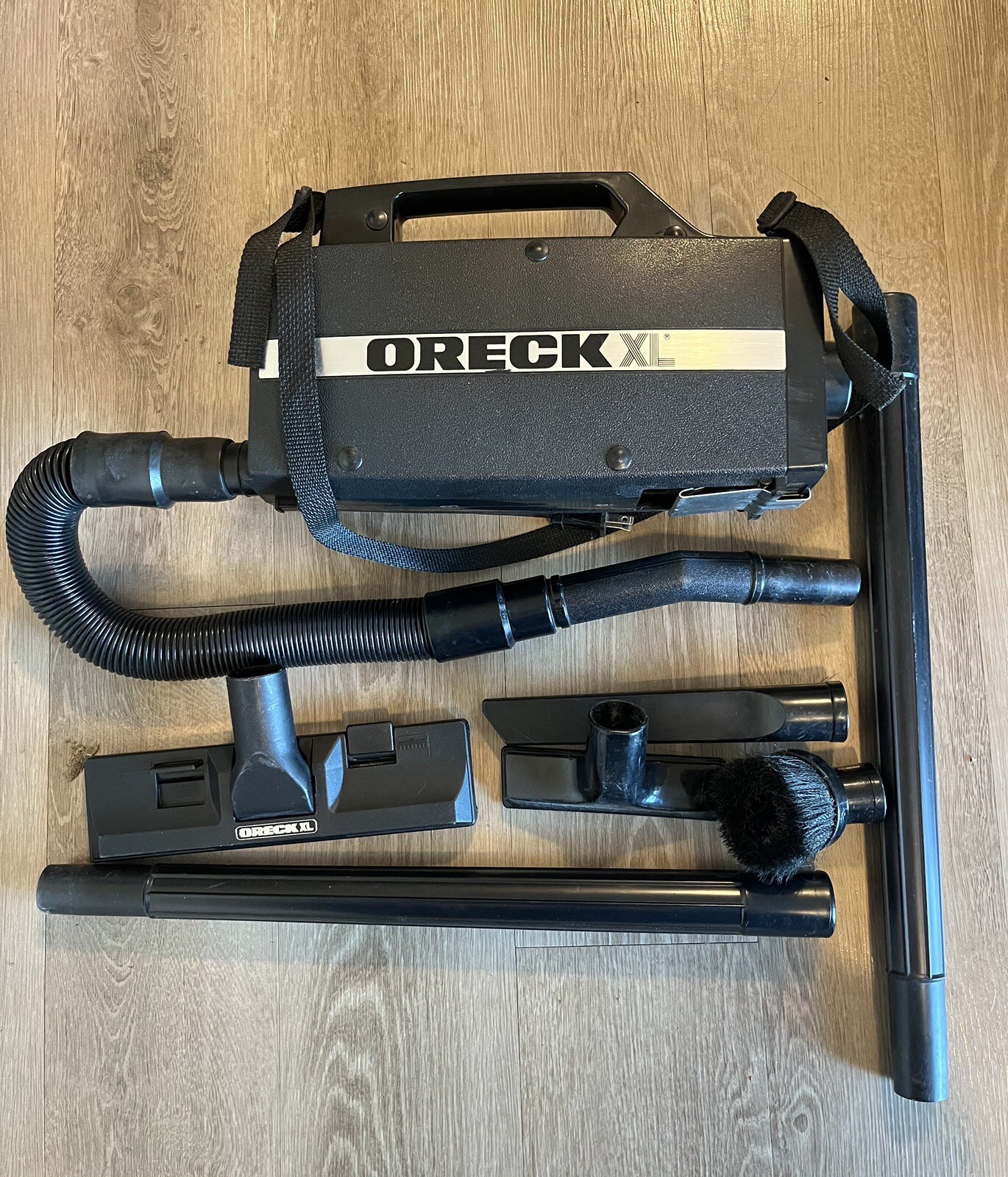 Oreck XL Handheld Vacuum Cleaner Model BB280D Canister W/ Attachments