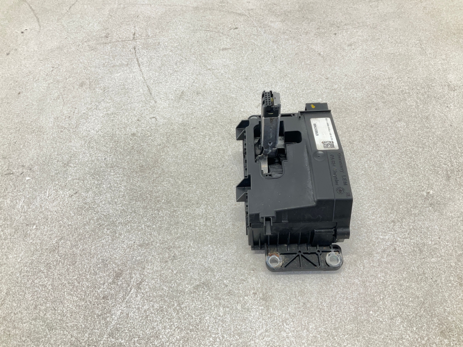 17-20 MASERATI Levante Center Console AT Floor Gear Shifter Selector Lever OEM C