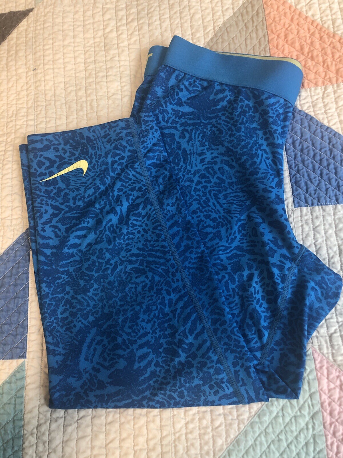 Nike Pro Combat Womens Medium Dri-Fit Compression Blue Capri Leggings