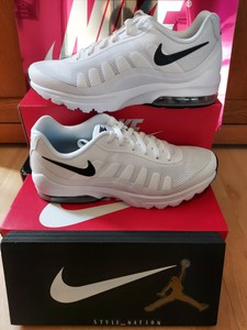 nike air max invigor 42.5