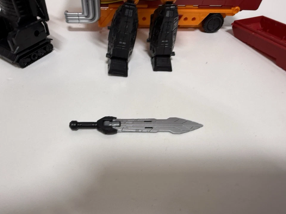 Transformers Kingdom Commander Class Rodimus Prime READ DESC - Image 2 of 4