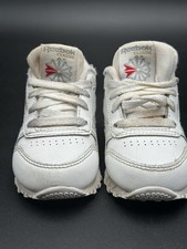 Toddler White Reebok Low Top, Size 5.