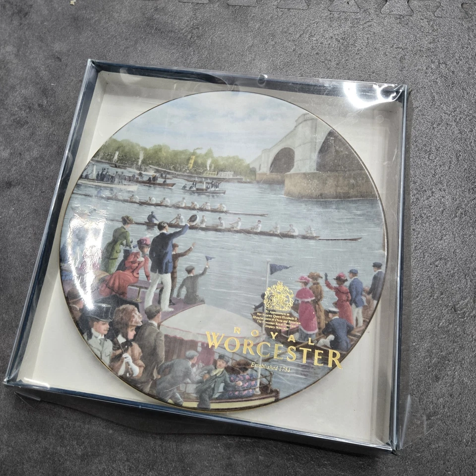 ROYAL WORCESTER AN EDWARDIAN SUMMER THE BOAT RACE LIMITED EDITION PLATE BOXED - Image 3 of 3