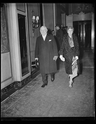 Photo:Unidentified Couple Hallway Interior 1930s Black and White Portrait