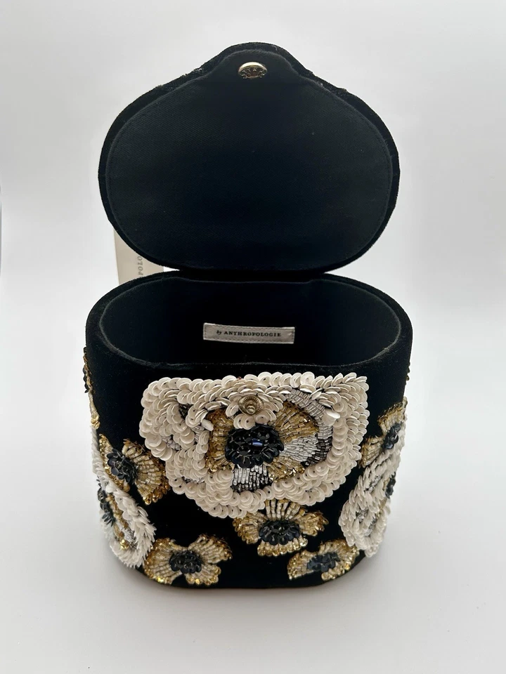 NWT Anthropologie Beaded Floral Velvet Bucket Bag Pearl Handle Viral Evening Bag - Image 4 of 4