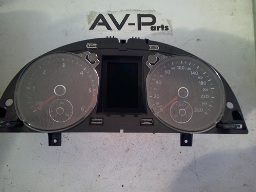 Orig VW Passat 3C Kombiinstrument Tacho Schalttafel  3C0920871T