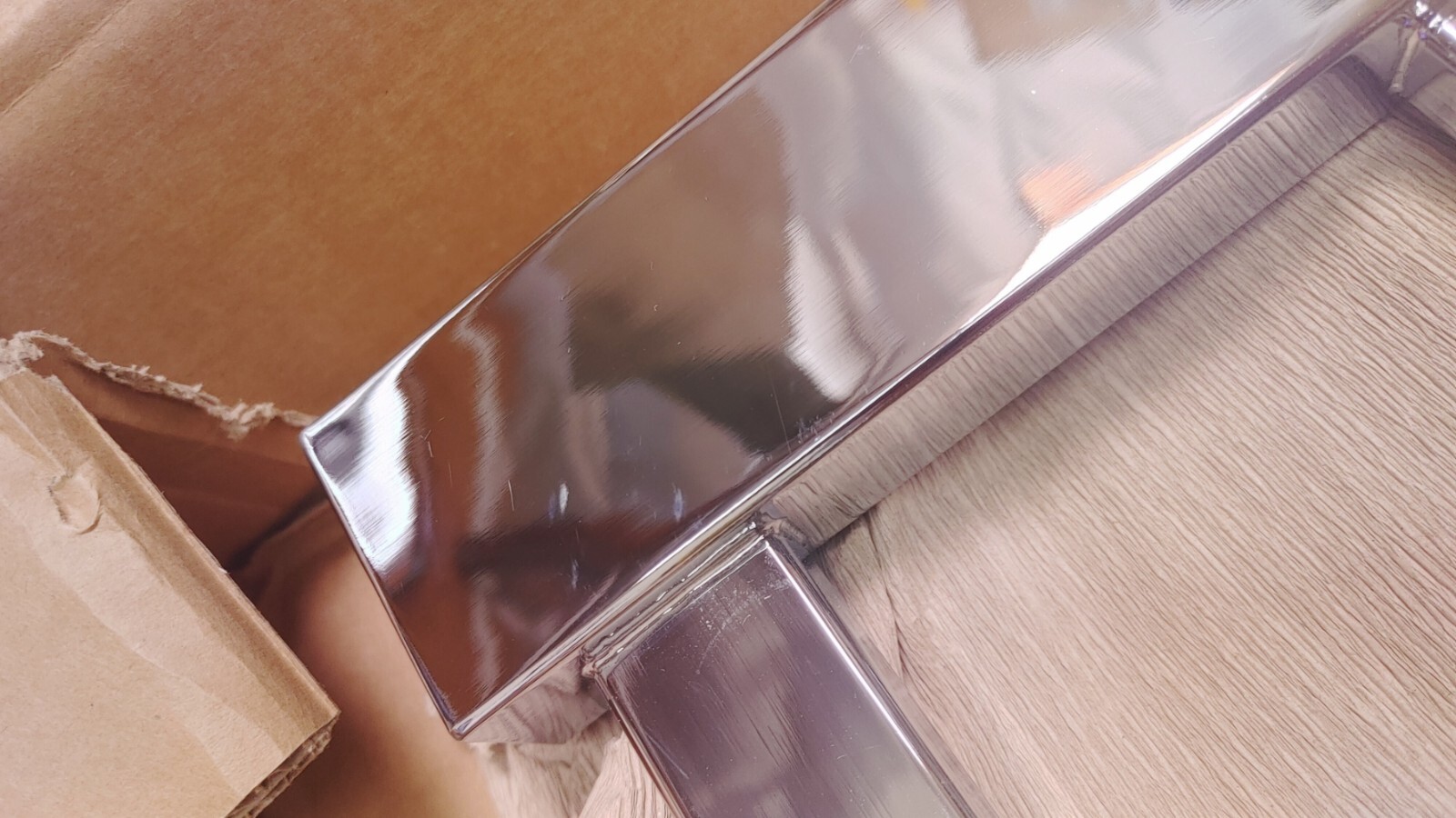 ICO Bath Tuzio Milano 23-1/2" W x 31"  Hydronic Steel Towel Warmer H7203