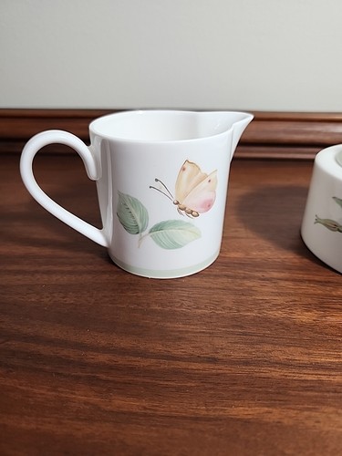 Villeroy & Boch Florea Creamer and Sugar - Picture 2 of 9