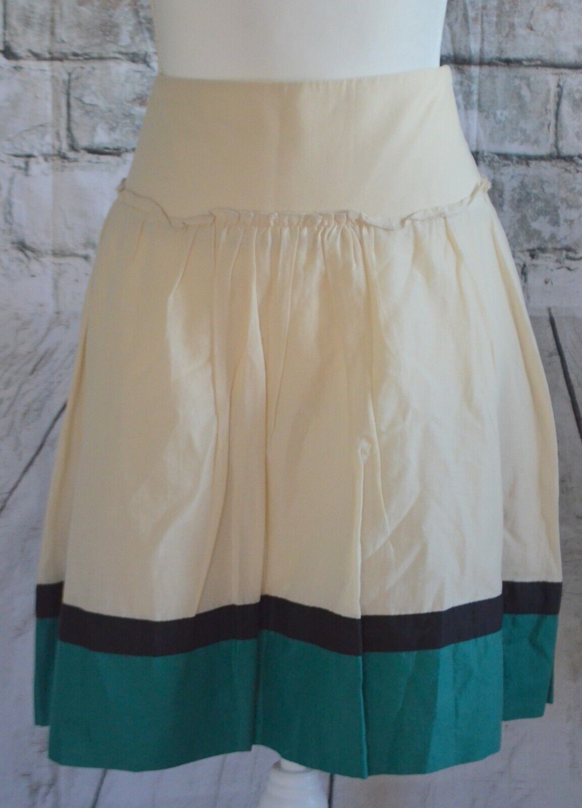 The Limited Tan Black Green Striped Hem Pleated Skirt Women's Size 0 Ladies