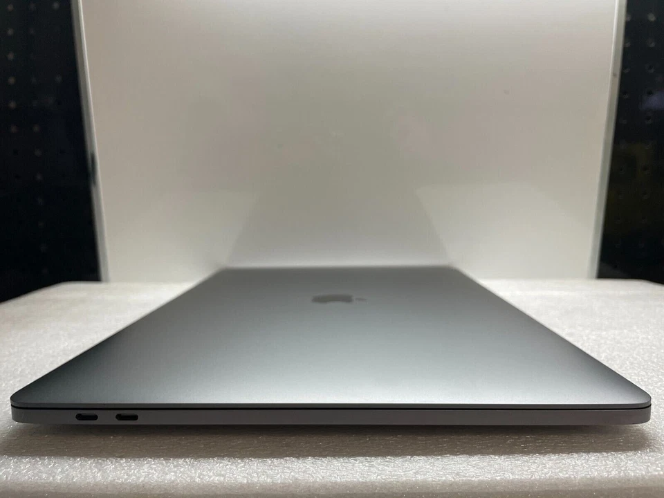 Apple Macbook Pro A1707 15'' Retina i7-7700HQ 2.8GHz 16GB 512GB MPTR2LL/A - Image 3 of 4