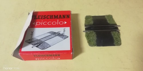 FLEISCHMANN SCALA N, PASSAGGIO A LIVELLO IN SCATOLA