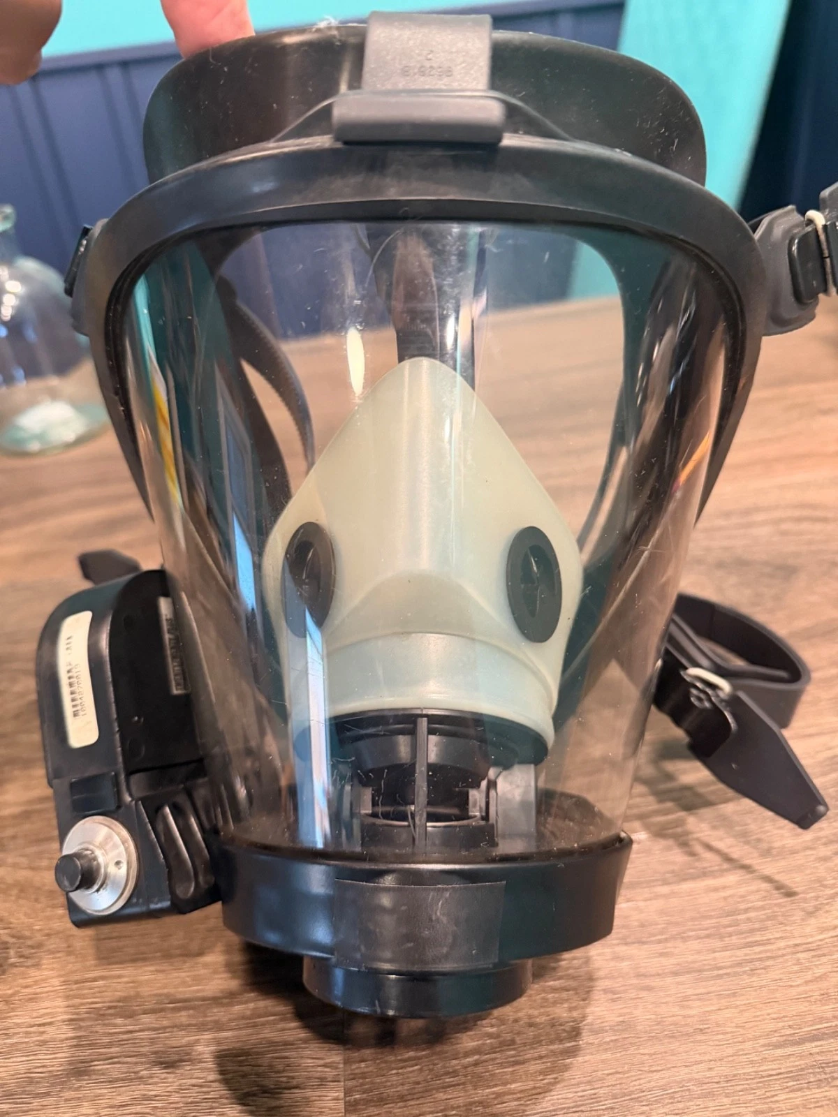 Firefighter SCBA mask / face piece with voice amplifier