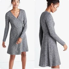 Madewell Bridgewalk V-neck Textured long sleeve Knit Sweater dress in gray Sz 2