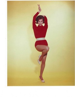 Mary Tyler Moore 8'' x 1 0'' color photo - Free Shipping!!