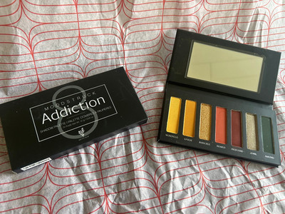 Younique Moodstruck Addiction Lidschattenpalette Nr. 8