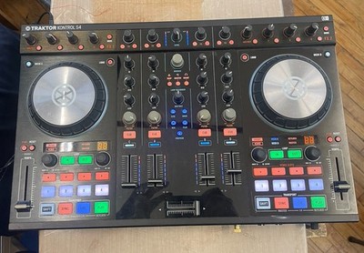 Native Instruments Traktor Kontrol S4 MK2 DJ Controller 4-Deck