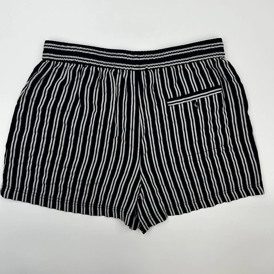 Bermuda listrada Urban Outfitters feminina tamanho G preta branca bolsos de praia leve - Imagem 4 de 4