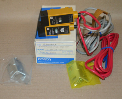 OMRON E3S-5E4 fotoelektrischer Sensor Schalter NEU OVP
