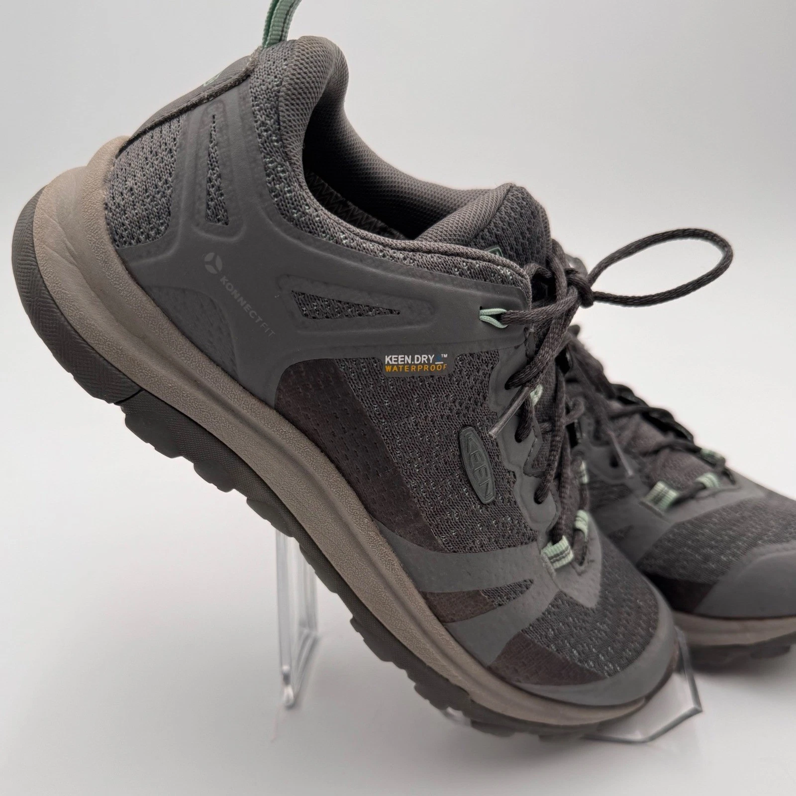 Keen Terradora II Waterproof Hiking Shoes Mens 7 Gray Low Top Sneakers 1022346
Opens in a new window