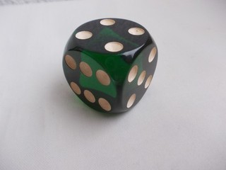 Würfel Catalin Bakelit Faturan grün Größe ca. 32 5 mm / 45 02gr / DDR Rarität