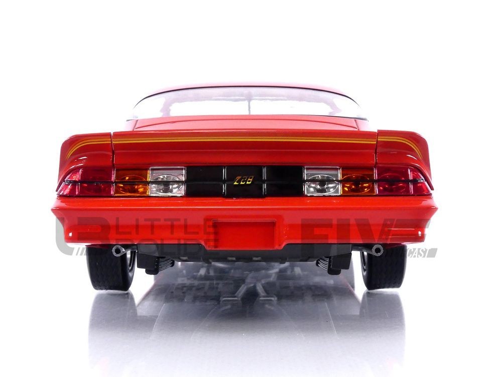 切手1 GREENLIGHT COLLECTIBLES 1/18 - CHEVROLET CAMARO Z28 - 1981