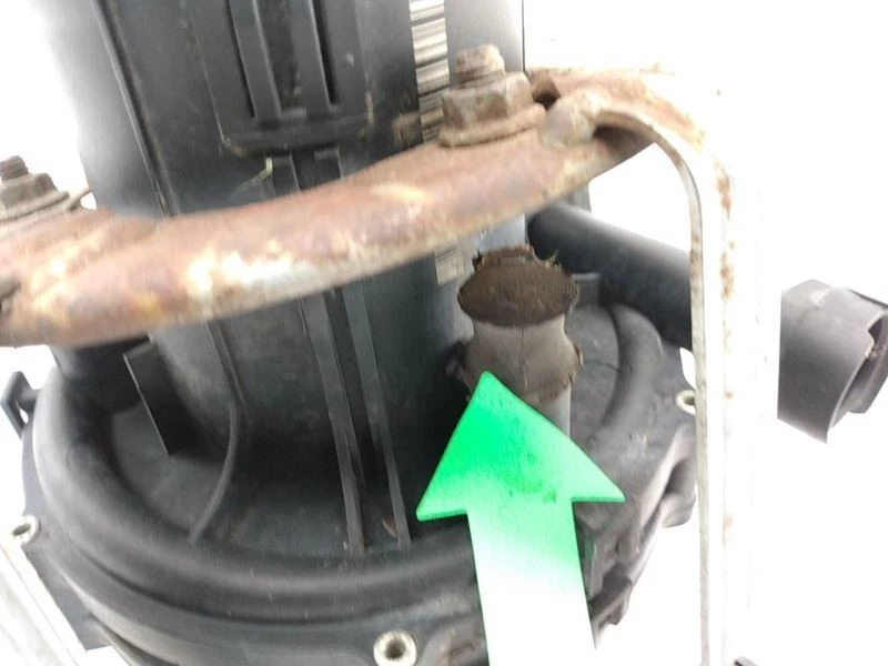 Bomba de inyección de aire secundaria BMW 525i 530i E39 sedán 97 98 99 00 01 02 03 Foto 3 de 4