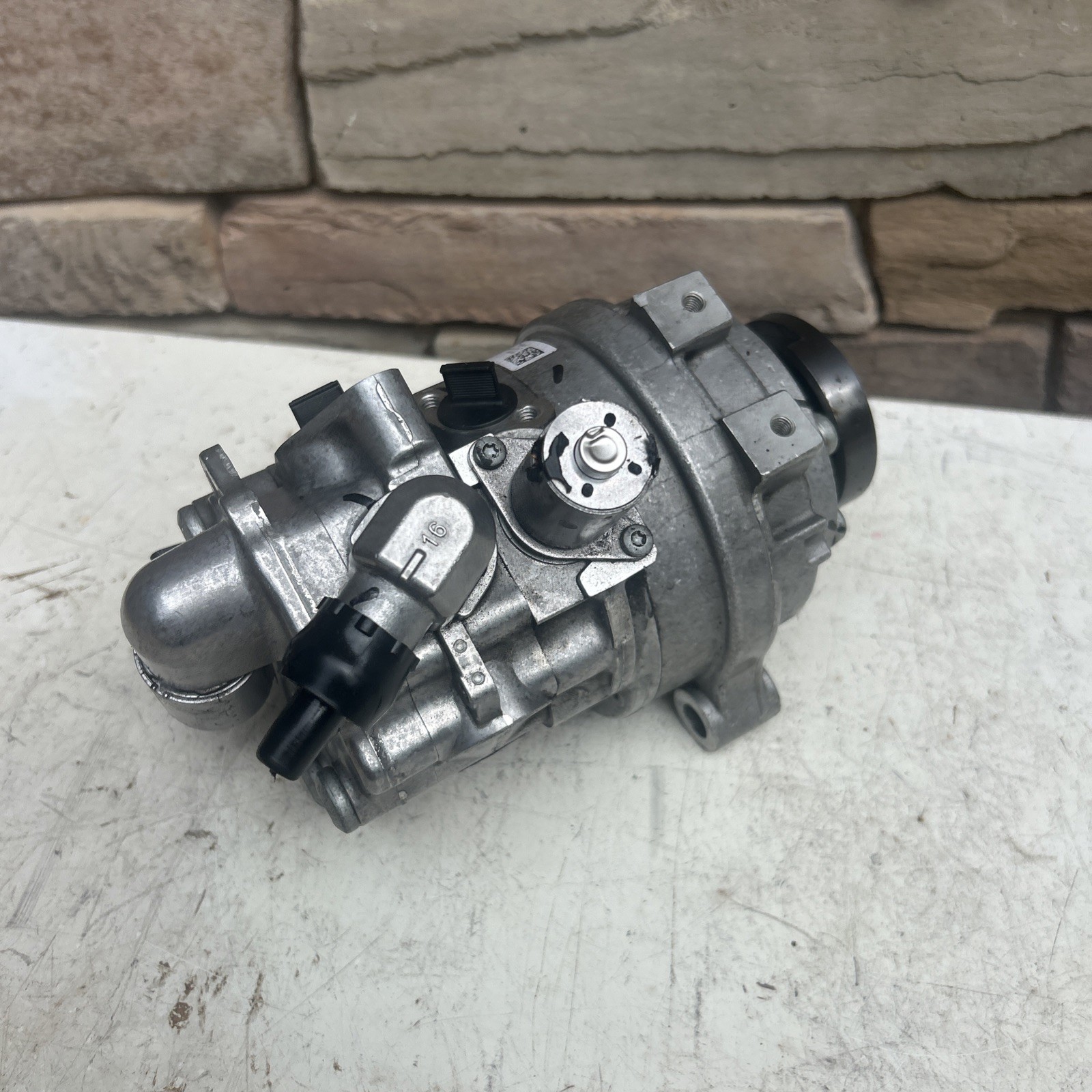 Power Steering Power Pump 679672103 For ROLLS-ROYCE