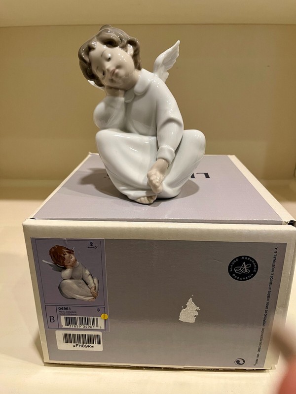 LLadro Angel Dreaming Porcelain Figure 4961 in box