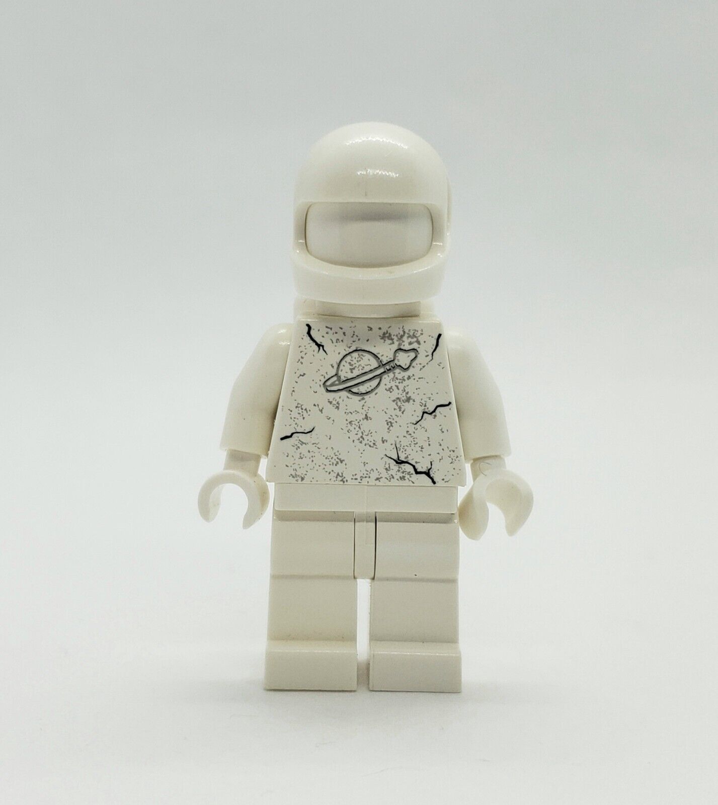 Lego Classic White Statue Spaceman Figure 5974 Space Police 3