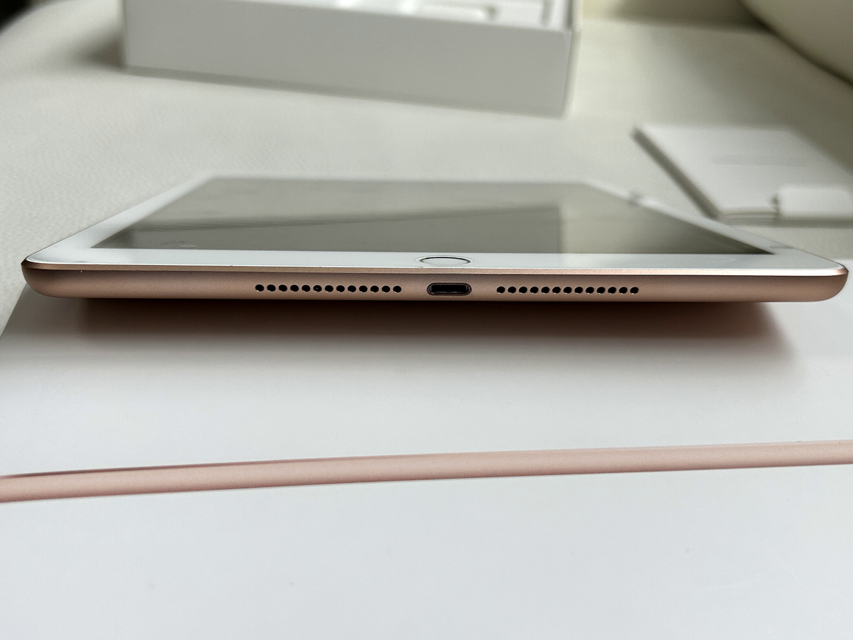 Apple iPad 6th Gen 9.7