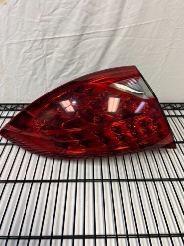 11-16 PORSCHE CAYENNE REAR IN FENDER TAIL LIGHT RIGHT 95863109514 VALEO OEM - Picture 1 of 6