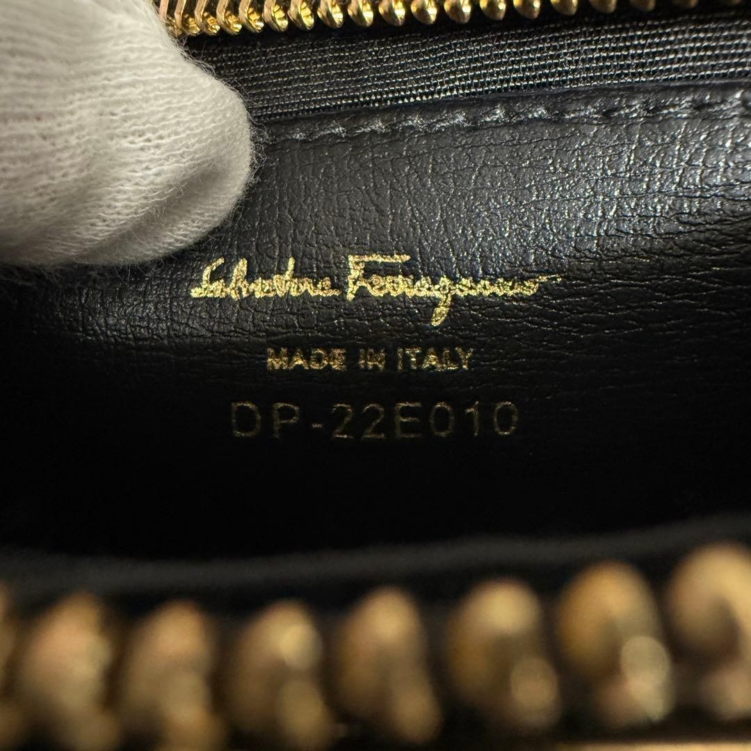 Extremely Beautiful Condition Ferragamo Current V… - image 14