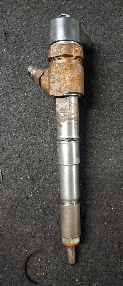 93184794 Iniettore diesel SAAB 9.3 2a Serie 1.9 TiD 16V DPF Cbr 2p/d/1910cc - Immagine 2 di 3