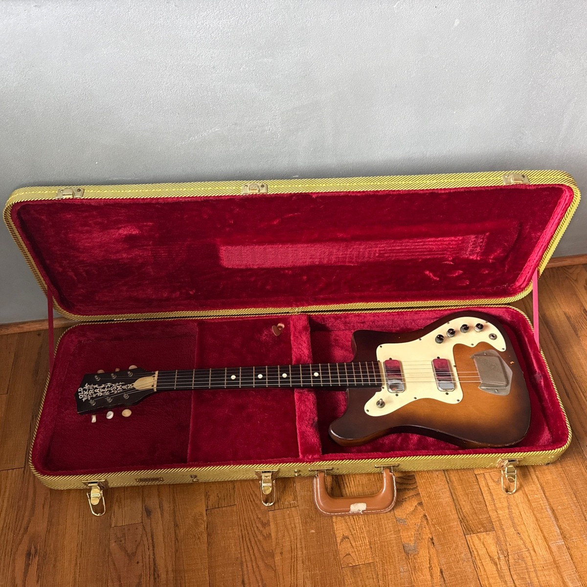 Kay K102 Old Kraftsman vintage '60s electric guitar with Gator