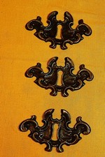 3 ANTICHE BOCCHETTE BAROCCHE IN BRONZO,PER MOBILI VENEZIANI DEL XVII° sec ,