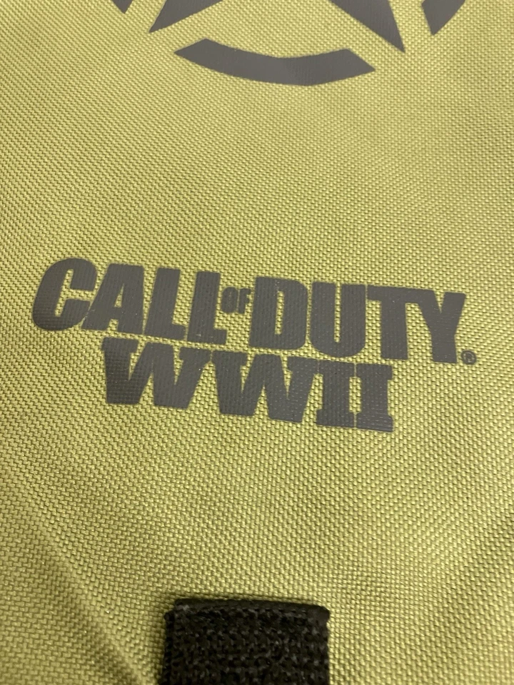 Mochila y cantimplora Call Of Duty Segunda Guerra Mundial Activision 2017 Promocional Play Dress Up Foto 2 de 4