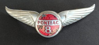 ORIGINAL VINTAGE 1937 PONTIAC HOOD ORNAMENT BADGE GRILLE EMBLEM 8 CYLINDER