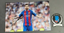 Lionel Messi SIGNED AUTOGRAPHED PHOTO Beckett Coa