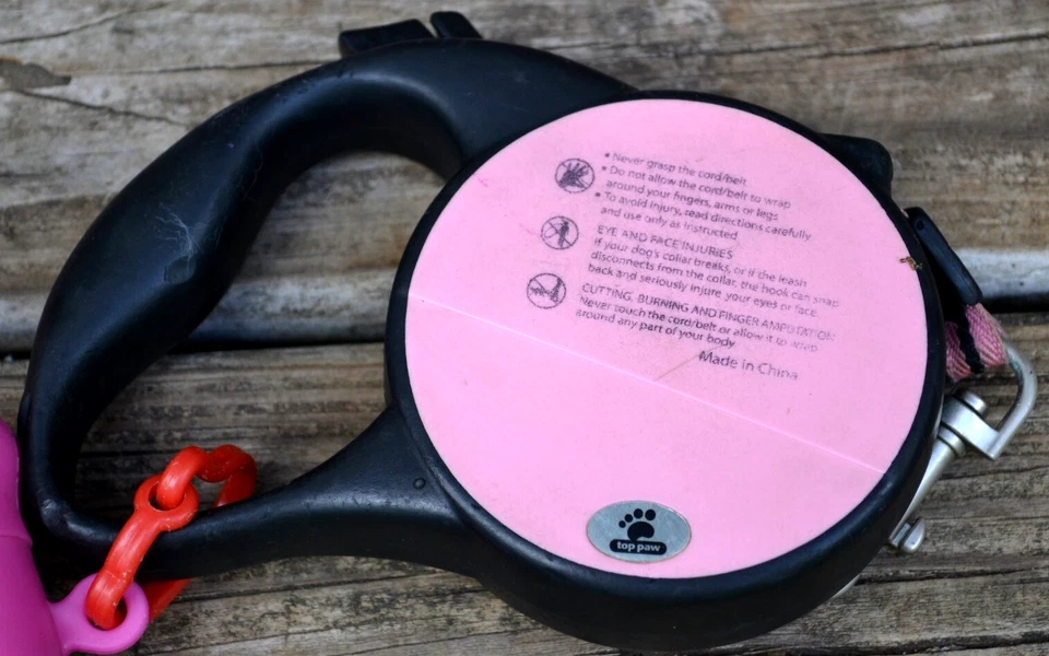 Cinta retráctil Top Paw correa rosa mediana -- Excelente Foto 3 de 4