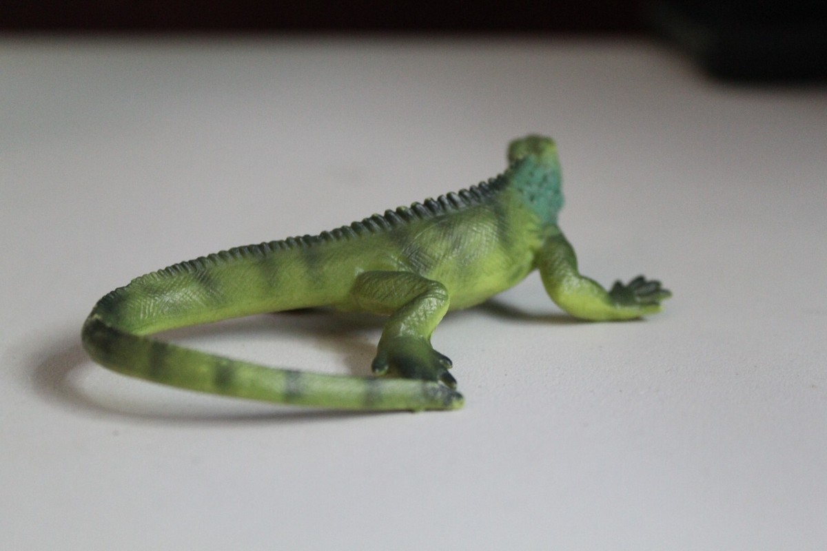 Schleich 1999 Green Iguana Figure 14172 (US SELLER)