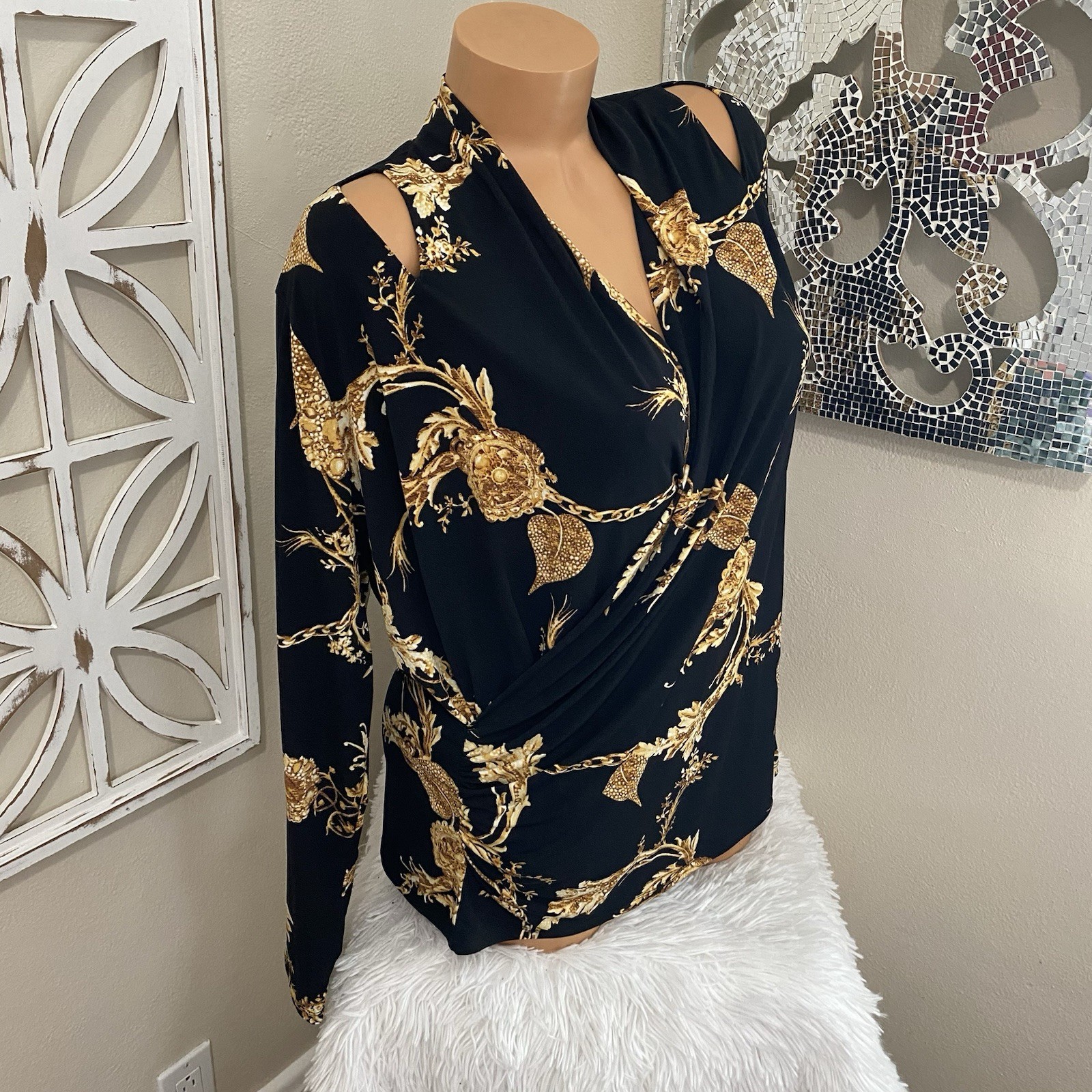 BOLD ELEMENTS 1X GOLD PRINTED STRETCH SHOULDER CU… - image 2