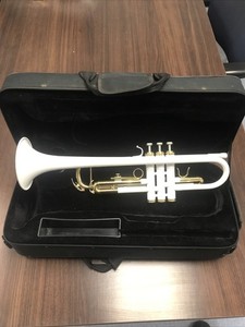 Hawk Trumpet White Lacquer with Case