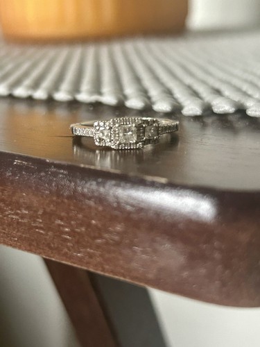 14K WG PAST PRESENT FUTURE DIAMOND BAND RING .25 tcw SZ 8.25 B62207 4.23 grams
