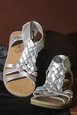 girl silver sandal in great condition