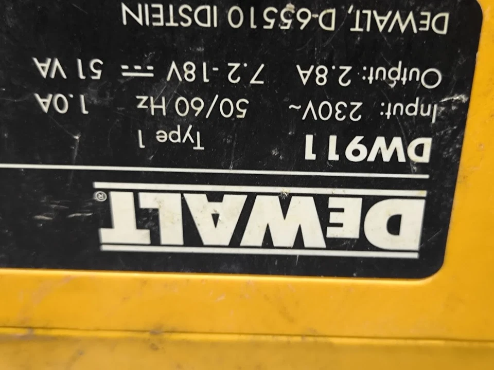 DeWalt DW911 Radio - Funktionstüchtig, Robustes Baustellen-Audio - Bild 2 von 4