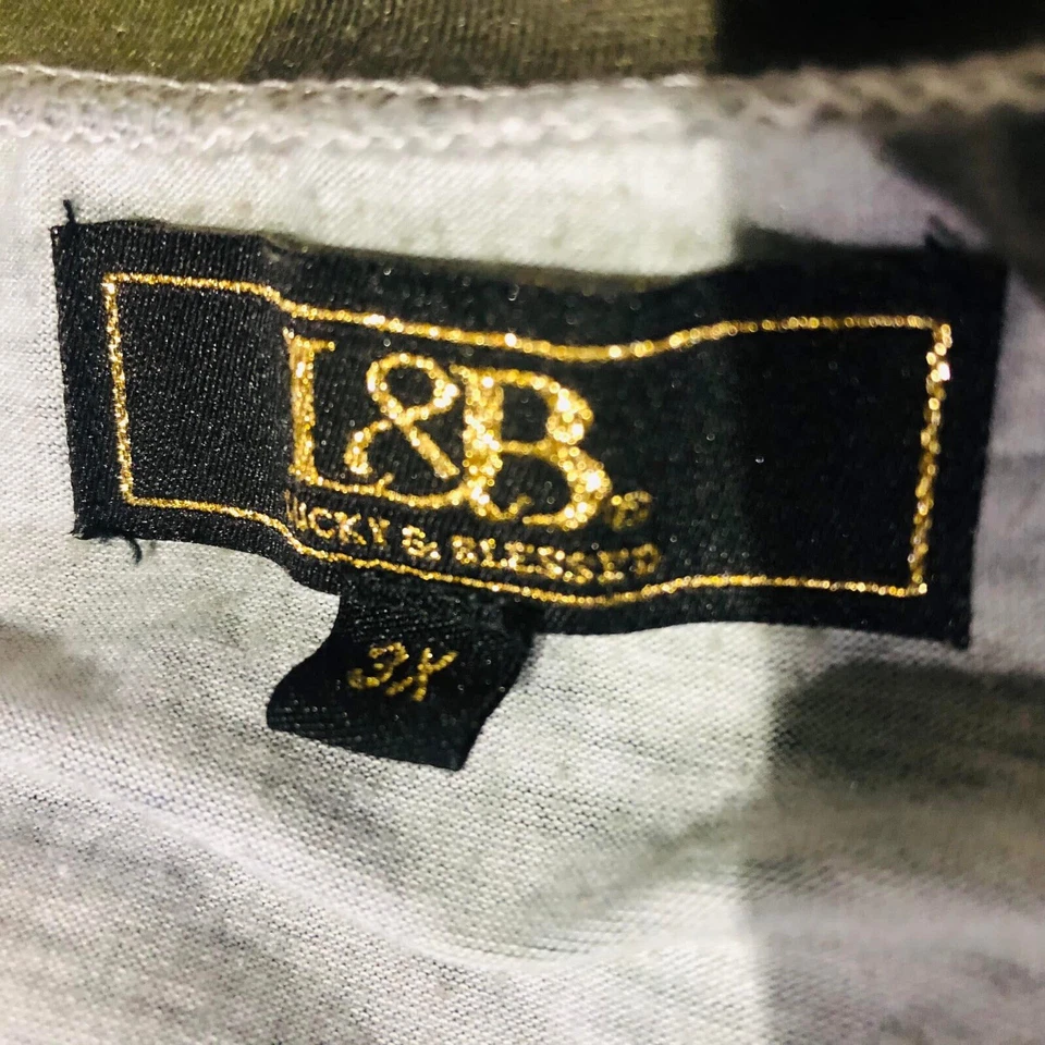 L & B Lucky and Blessed Feminino Tamanho 3X Manga Longa Camuflagem Rosa Branco Chevrons - Imagem 2 de 4