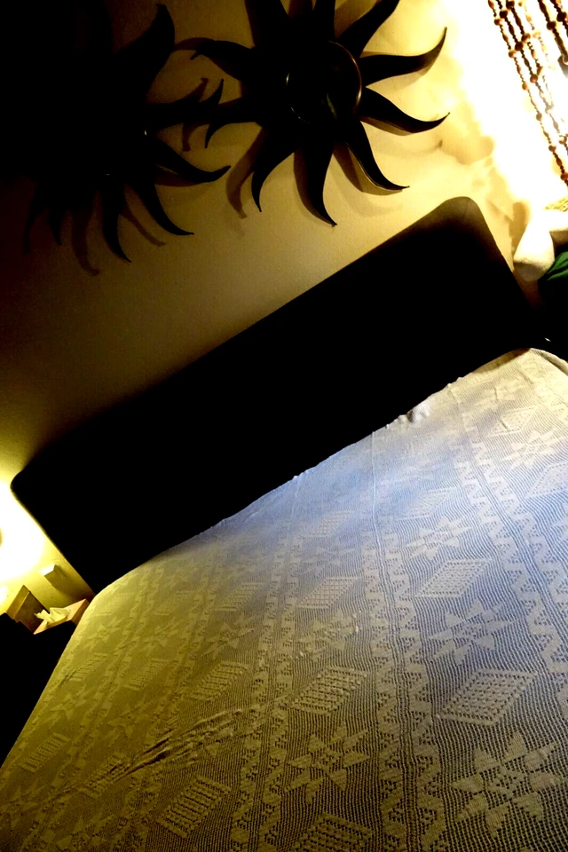 50er Jahre Tagesdecke gehäkelt 220x220cm plus 3-seitiger hoher Ziersaum Handarb. - Bild 3 von 4